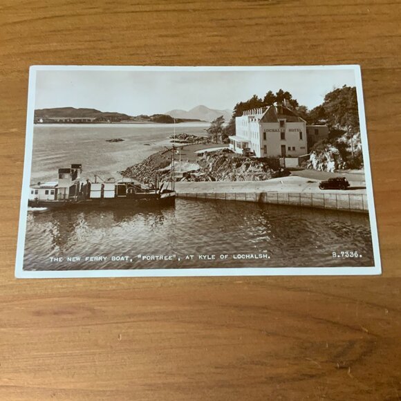 VINTAGE POSTCARD KYLE OF LOCHALSH, NEW FERRY BOAT "PORTREE" - Picture 1 of 2